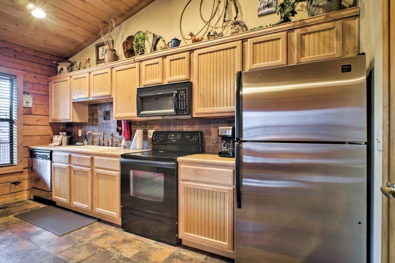 Апартаменты Cabin-Style Studio Right Off The Branson Strip! Экстерьер фото