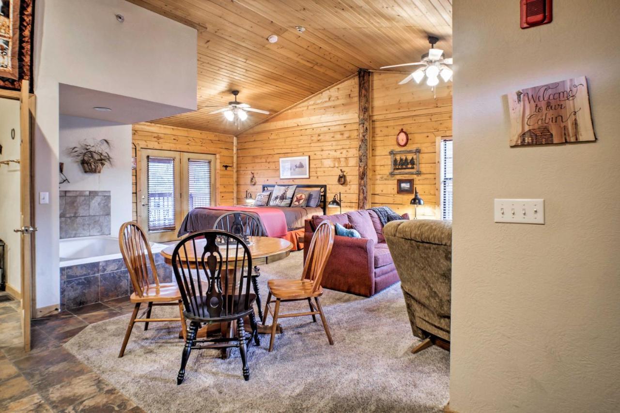 Апартаменты Cabin-Style Studio Right Off The Branson Strip! Экстерьер фото