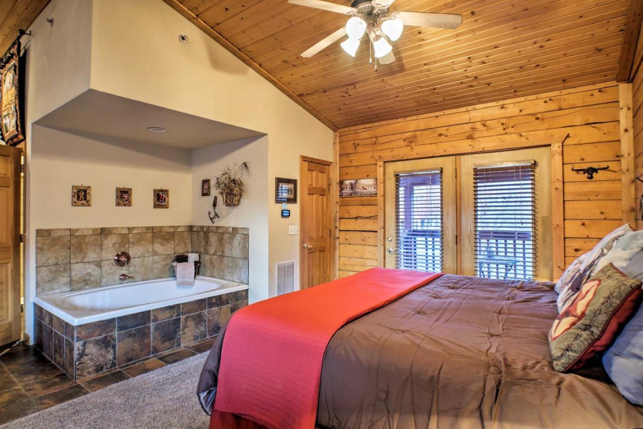 Апартаменты Cabin-Style Studio Right Off The Branson Strip! Экстерьер фото