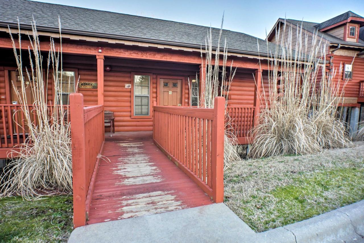 Апартаменты Cabin-Style Studio Right Off The Branson Strip! Экстерьер фото