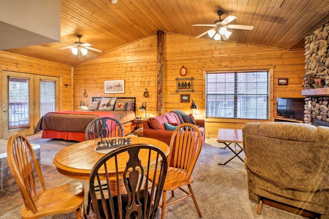 Апартаменты Cabin-Style Studio Right Off The Branson Strip! Экстерьер фото