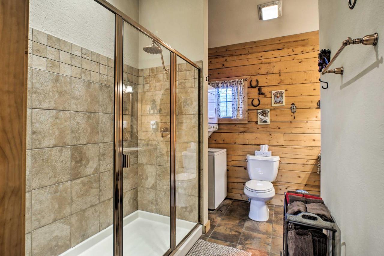 Апартаменты Cabin-Style Studio Right Off The Branson Strip! Экстерьер фото